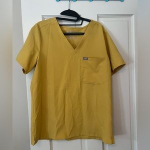 Light Gold Figs scrub top and bottom.